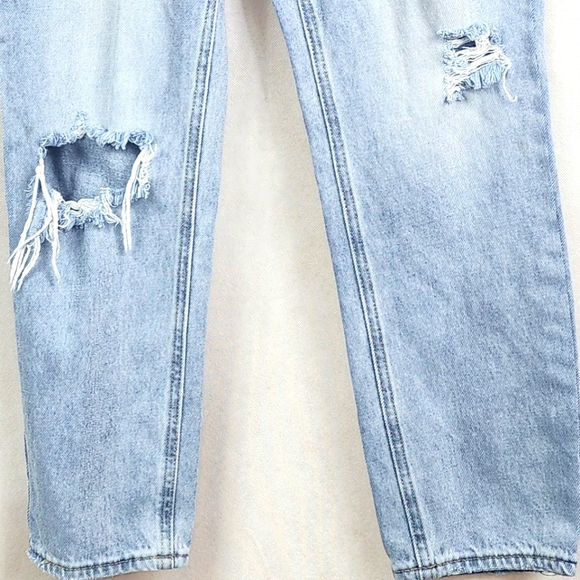 Twelve by Ontwelfth High-Rise Distressed Boyfriend Jeans - Picture 2 of 3